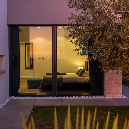Zora Villa *